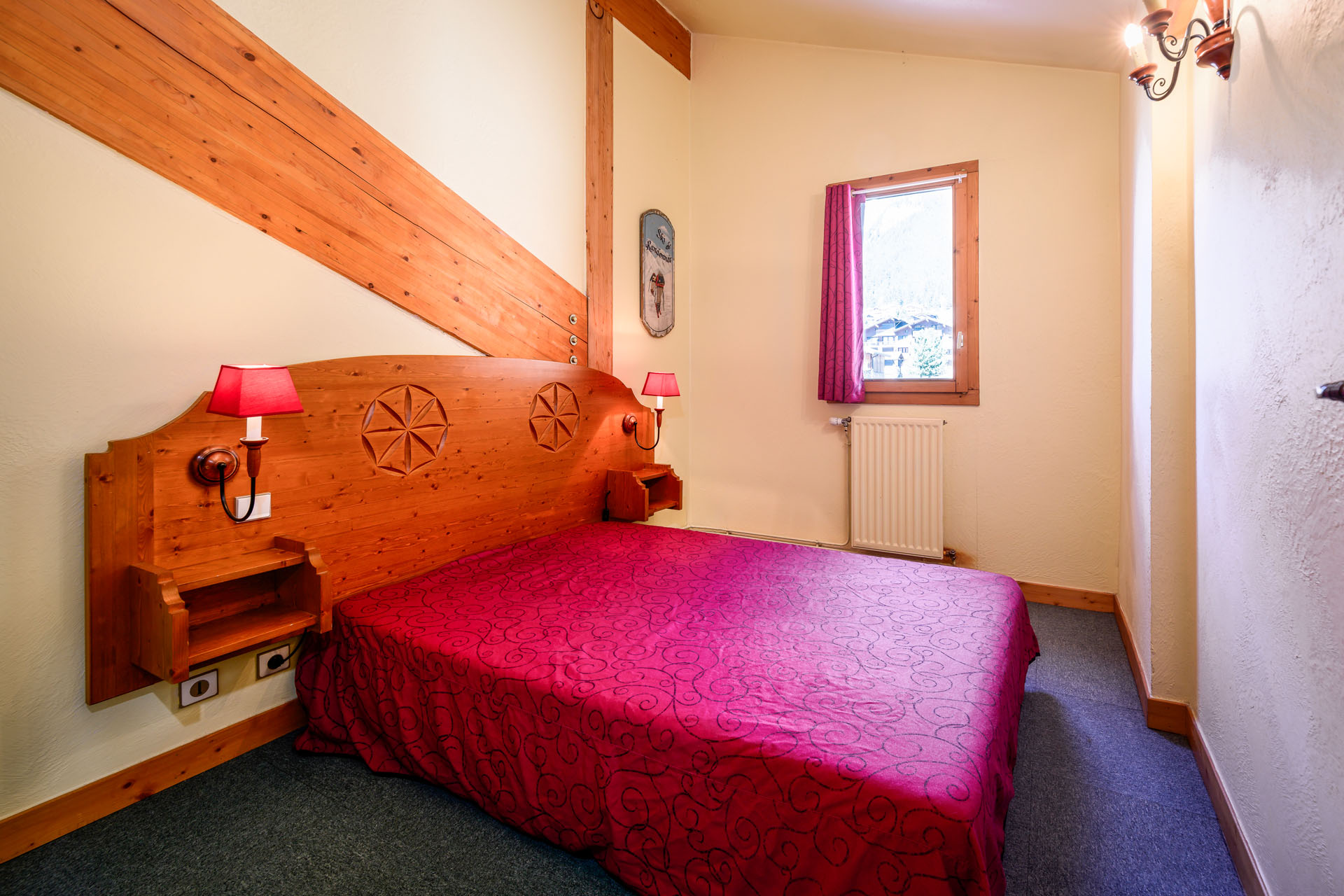 /media/appartement-6-8-pers-T5-duplex/tablette/pralognan-location-appartement.jpg